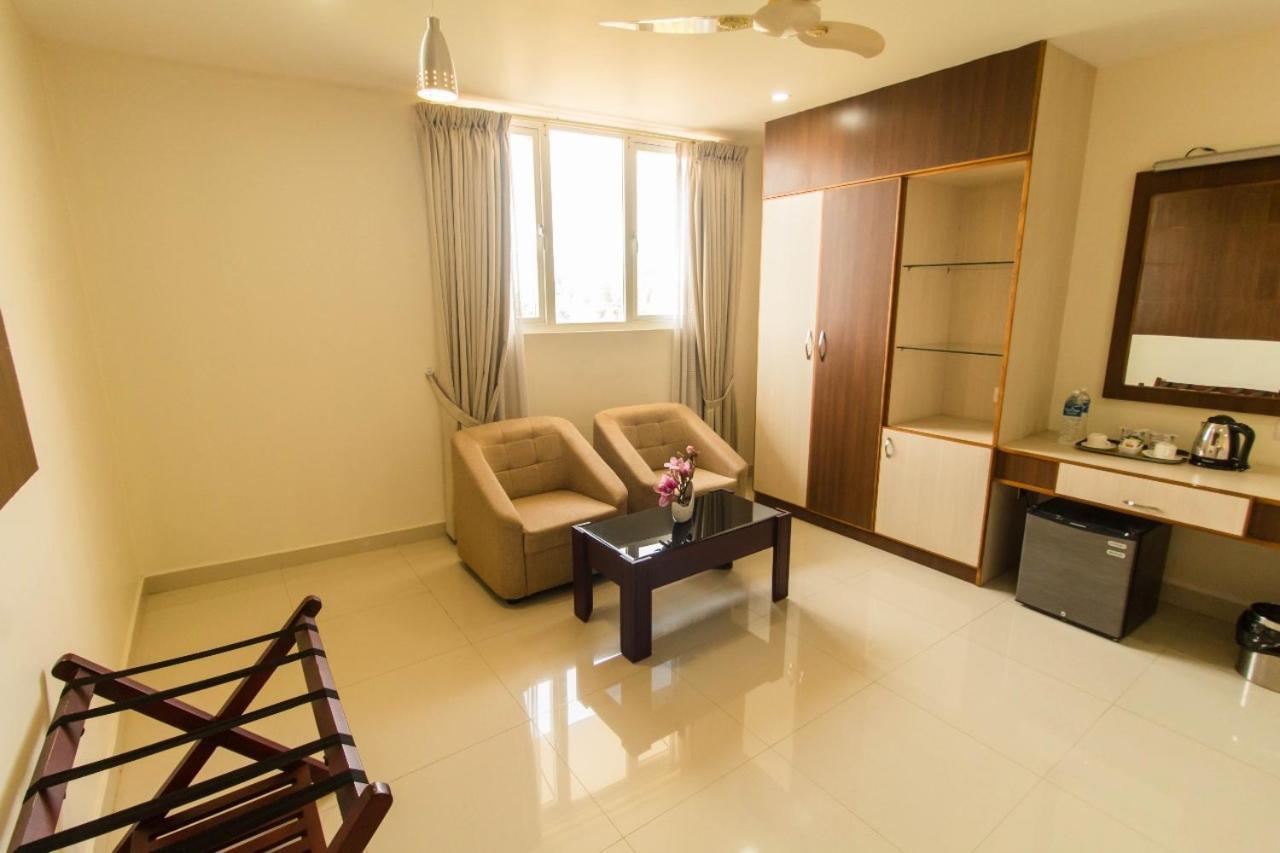 Miracle Residency Kizhake Chālakudi Exterior photo